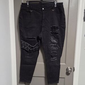 Shein Curve Distressed Punk Jeans 3XL